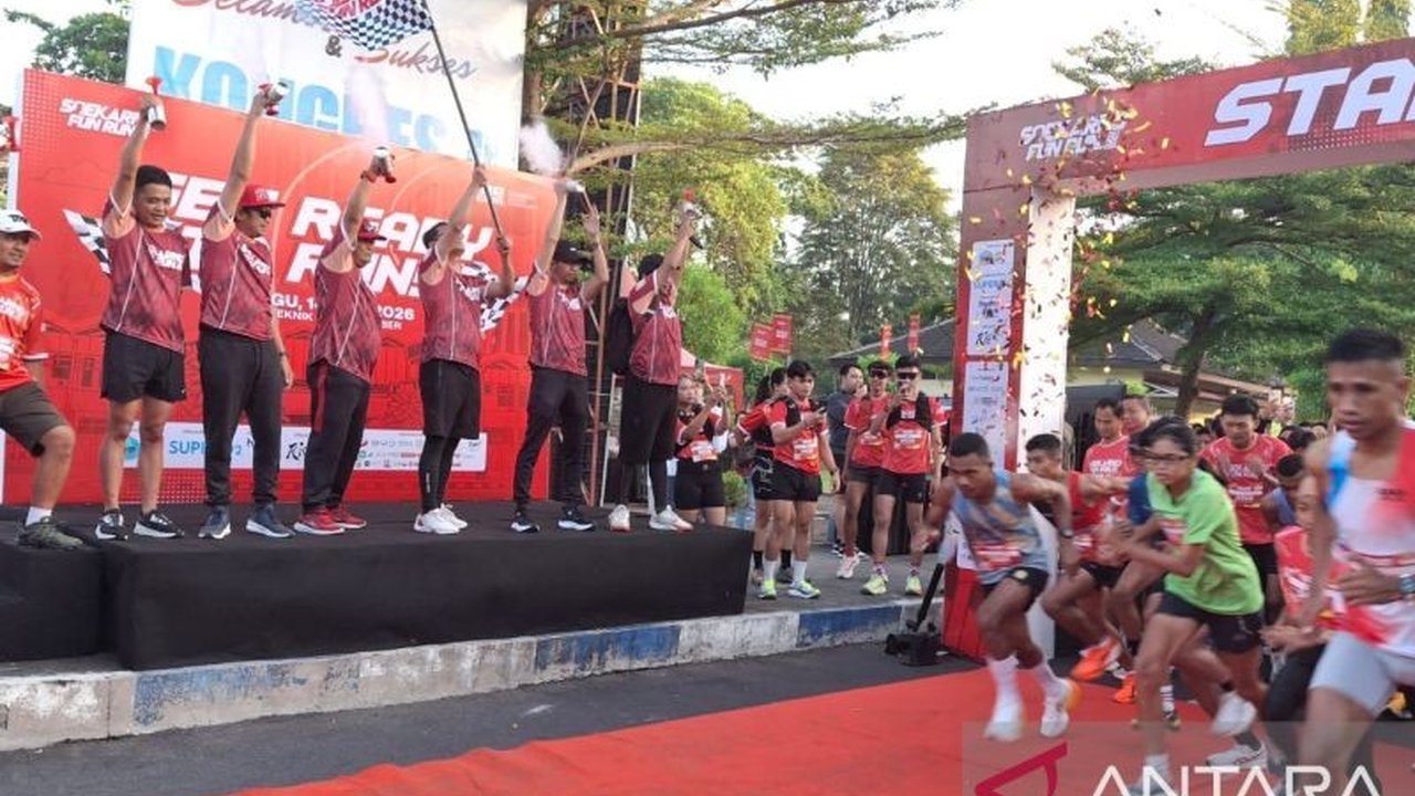 Soekarno Fun Run di Jember sukses mengajak ribuan warga menggelorakan semangat nasionalisme dan membumikan pemikiran Bung Karno melalui olahraga, menegaskan pentingnya jiwa dan raga yang sehat.