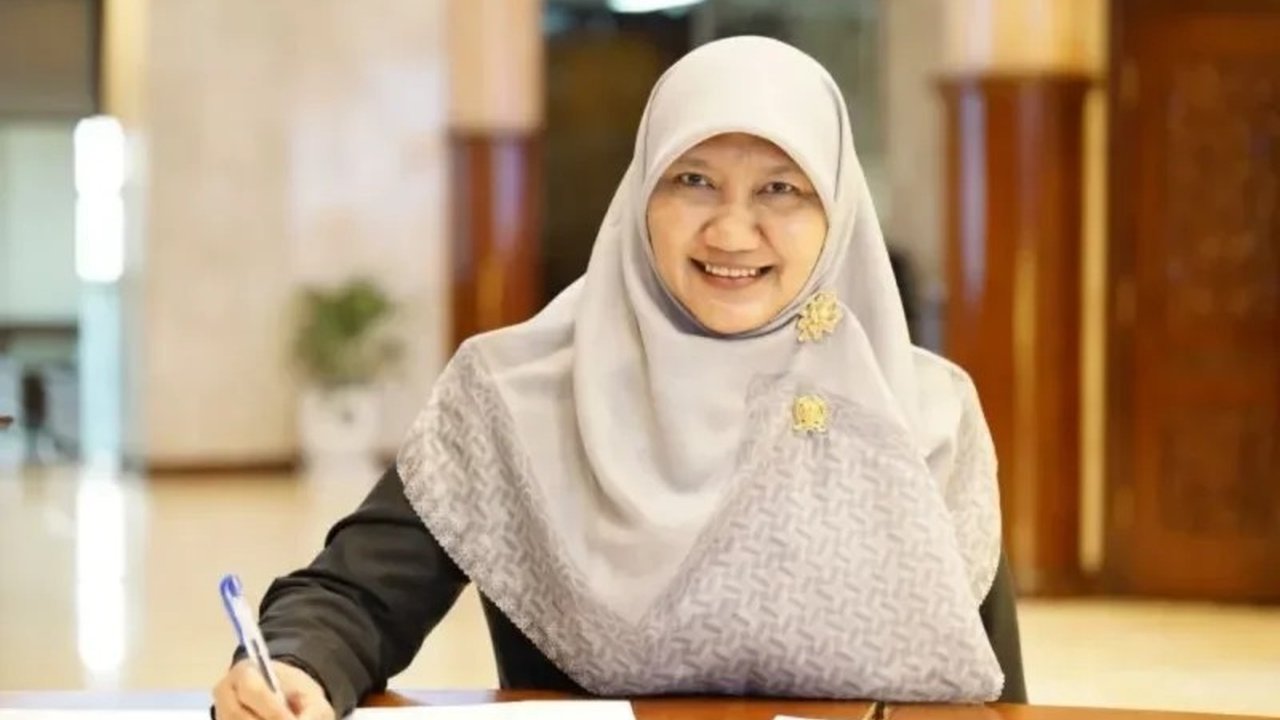 Anggota DPRD Jawa Timur menyoroti urgensi penguatan ketahanan keluarga sebagai fondasi utama untuk menghadapi berbagai tantangan sosial yang muncul di tengah pesatnya perkembangan era digital, menyusul isu perilaku menyimpang di Surabaya Timur.
