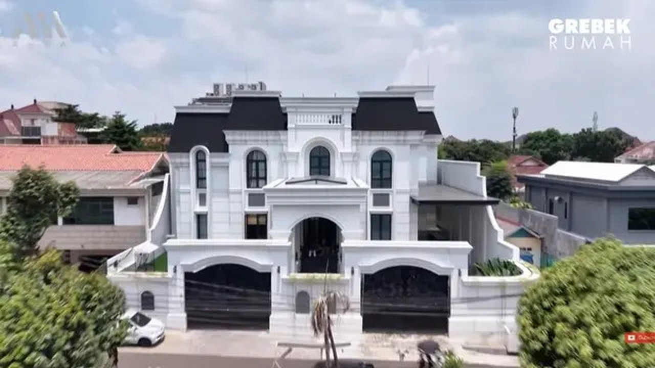 Potret Fasad Depan Rumah Sarwendah (YouTube/AH)