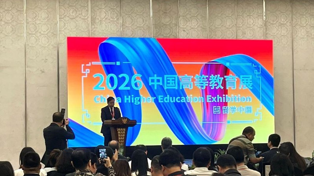 Pertukaran Mahasiswa Indonesia-China menunjukkan peningkatan signifikan, dengan belasan ribu pelajar RI kini menimba ilmu di Tiongkok dan ribuan mahasiswa China juga belajar di Indonesia, memperkuat ikatan persahabatan kedua negara.