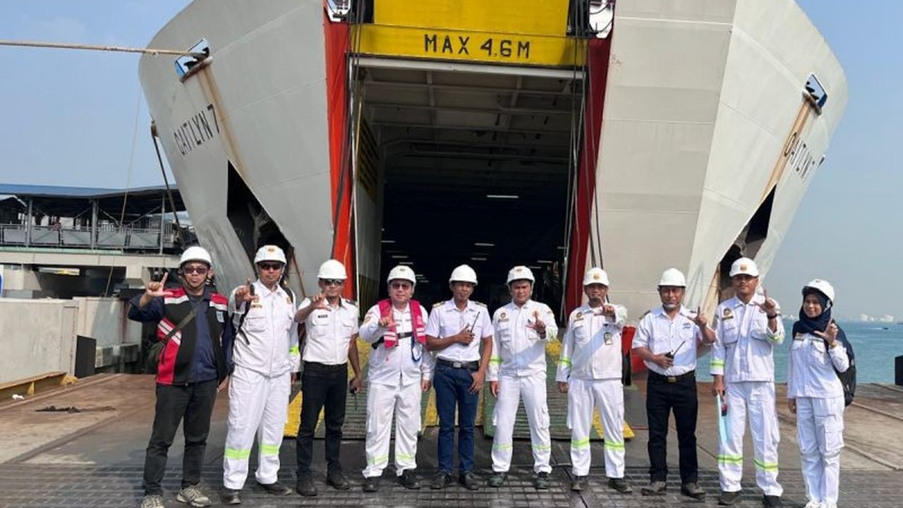 Kementerian Perhubungan (Kemenhub) secara intensif memperkuat pengawasan keselamatan pelayaran selama libur sekolah 2026 dengan uji petik kelaiklautan kapal di Pelabuhan Merak, memastikan perjalanan aman dan nyaman.