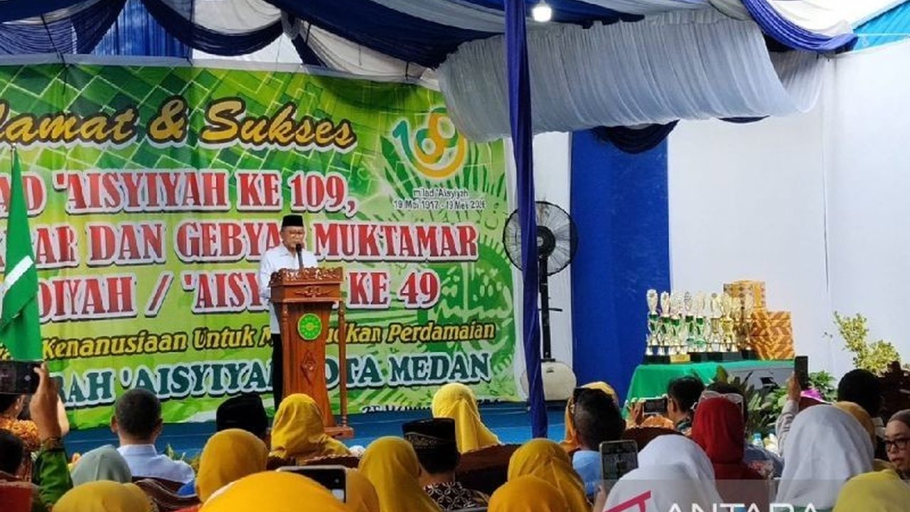 Menteri Koordinator Bidang Pangan Zulkifli Hasan menegaskan swasembada pangan adalah kehormatan bagi rakyat Indonesia, sekaligus upaya fundamental mengembalikan kedaulatan ekonomi dari dominasi pasar bebas yang merugikan.