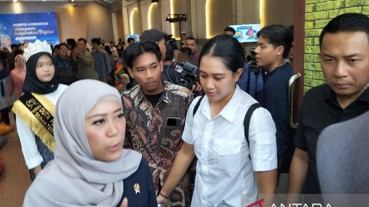 Menteri Komunikasi dan Digital (Menkomdigi) Meutya Hafid menyerukan generasi muda untuk meningkatkan kewaspadaan kejahatan digital, mengingat bahaya internet yang kian mengintai serta pentingnya literasi digital.