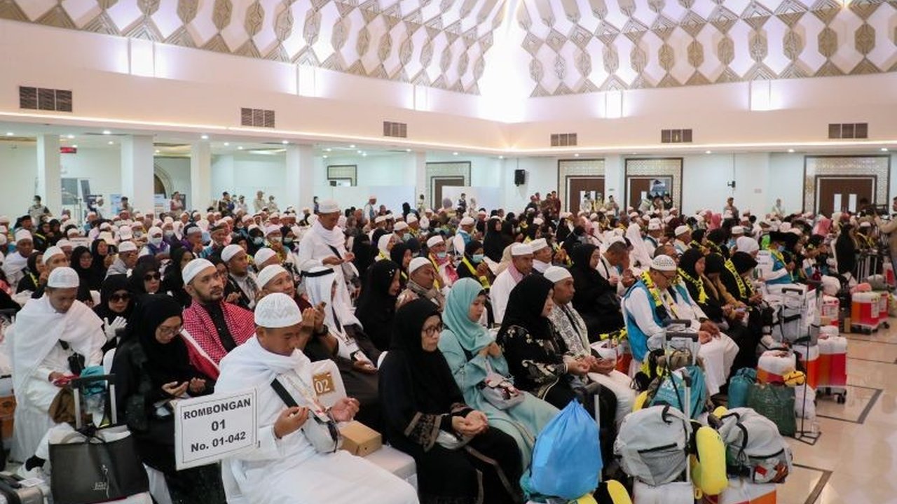 Wali Kota Mataram H. Mohan Roliskana berpesan agar jamaah haji yang baru kembali dari Tanah Suci dapat menjadi teladan dan obor kebaikan di tengah masyarakat, menjaga nilai spiritual haji dalam kehidupan sehari-hari.