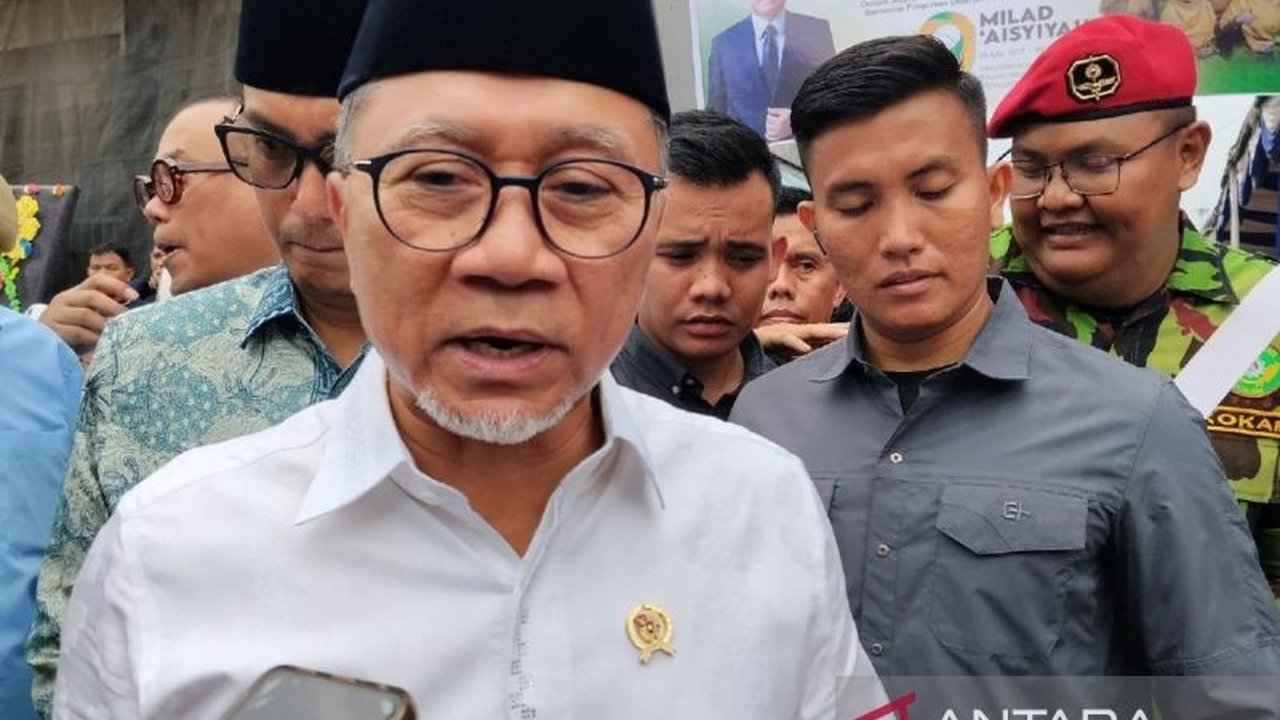 Menteri Koordinator Bidang Pangan Zulkifli Hasan mengajak berbagai pemangku kepentingan untuk berkontribusi dalam pembangunan gedung dakwah Aisyiyah di Medan, Sumatera Utara, menegaskan pentingnya peran organisasi ini bagi masyarakat.