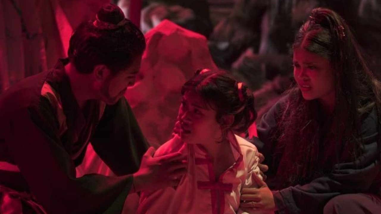 Teater Kini Berseri (Tekiber) memukau penonton D'Youth Fest 6.0 dengan operet Princess Panda, membawa pesan mendalam tentang keseimbangan hidup dan harmoni di tengah perbedaan.