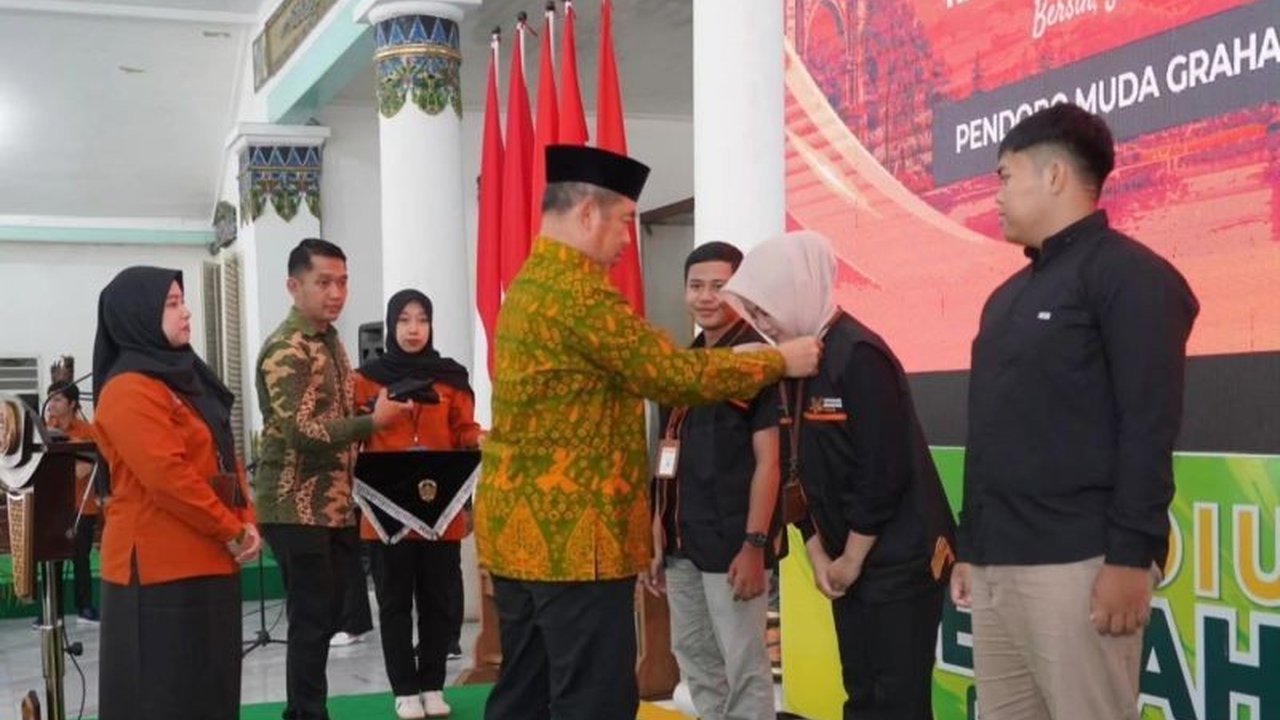 Bupati Madiun secara resmi melepas ratusan petugas Sensus Ekonomi 2026 Madiun. Data akurat dari sensus ini menjadi kunci penyusunan kebijakan pembangunan yang tepat sasaran di Kabupaten Madiun.