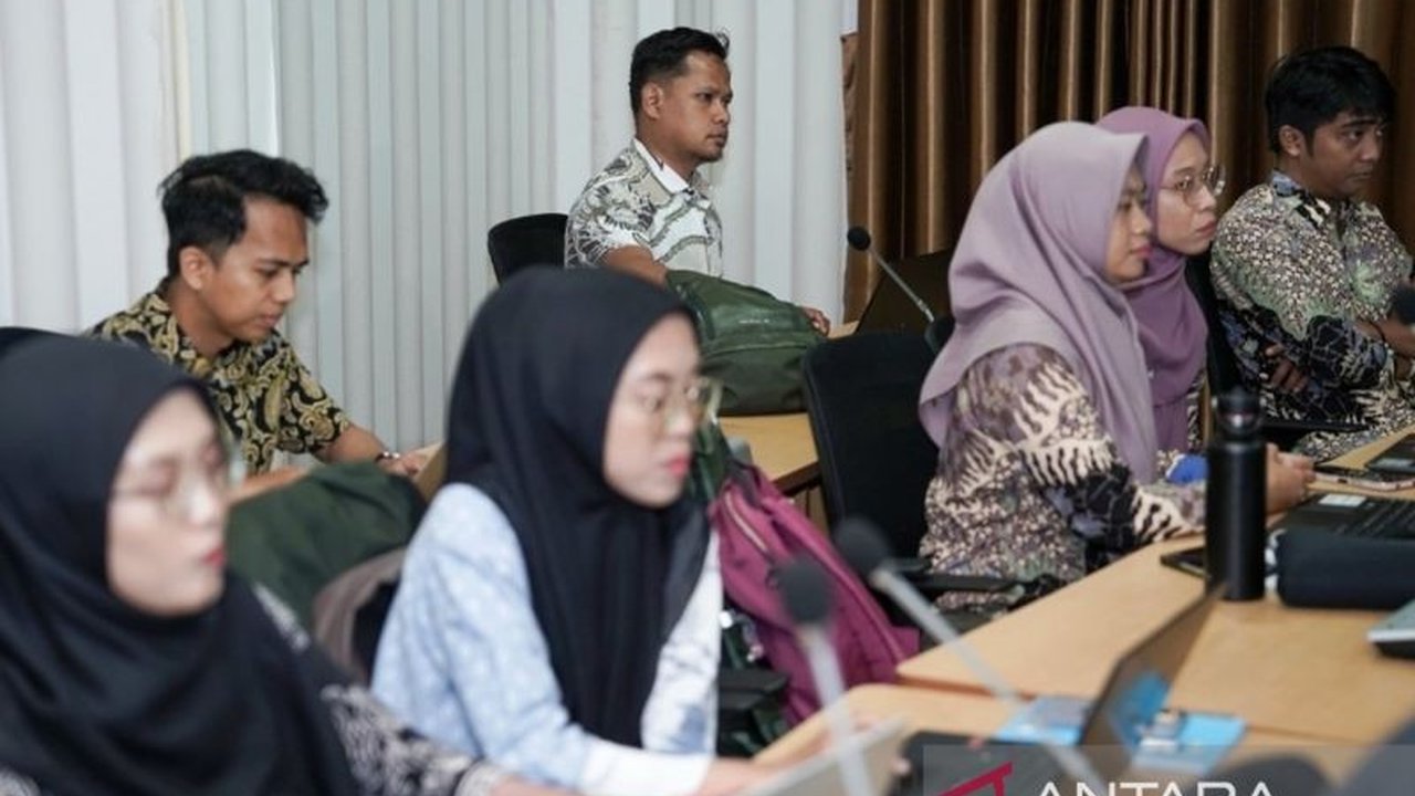 Dinas Pendidikan dan Kebudayaan Kalimantan Timur mengarahkan tenaga pendidik untuk mandiri membangun serta mengelola Platform Digital Pendidikan profesional guna meningkatkan kualitas pengajaran di era digital.