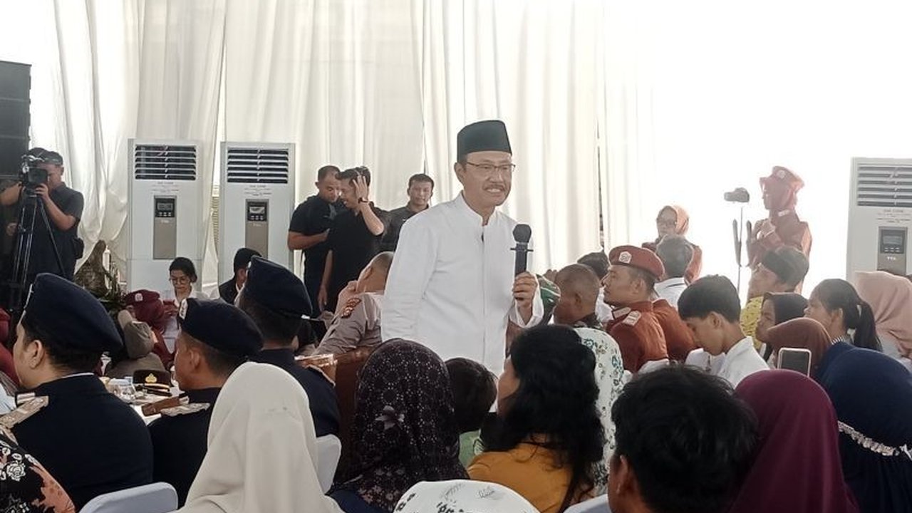 Menteri Sosial Saifullah Yusuf menyambut ratusan orang tua dan calon siswa Sekolah Rakyat di Pekanbaru, Riau, menandai perluasan program strategis ini untuk menjangkau keluarga tidak mampu di seluruh Indonesia.
