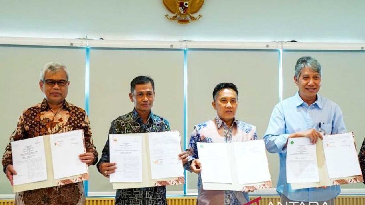 Universitas Lambung Mangkurat (ULM) kini menjadi ULM Mitra Strategis IKN, berkolaborasi dengan Otorita Ibu Kota Nusantara untuk mengembangkan Nusantara sebagai pusat inovasi dan peradaban baru Indonesia.