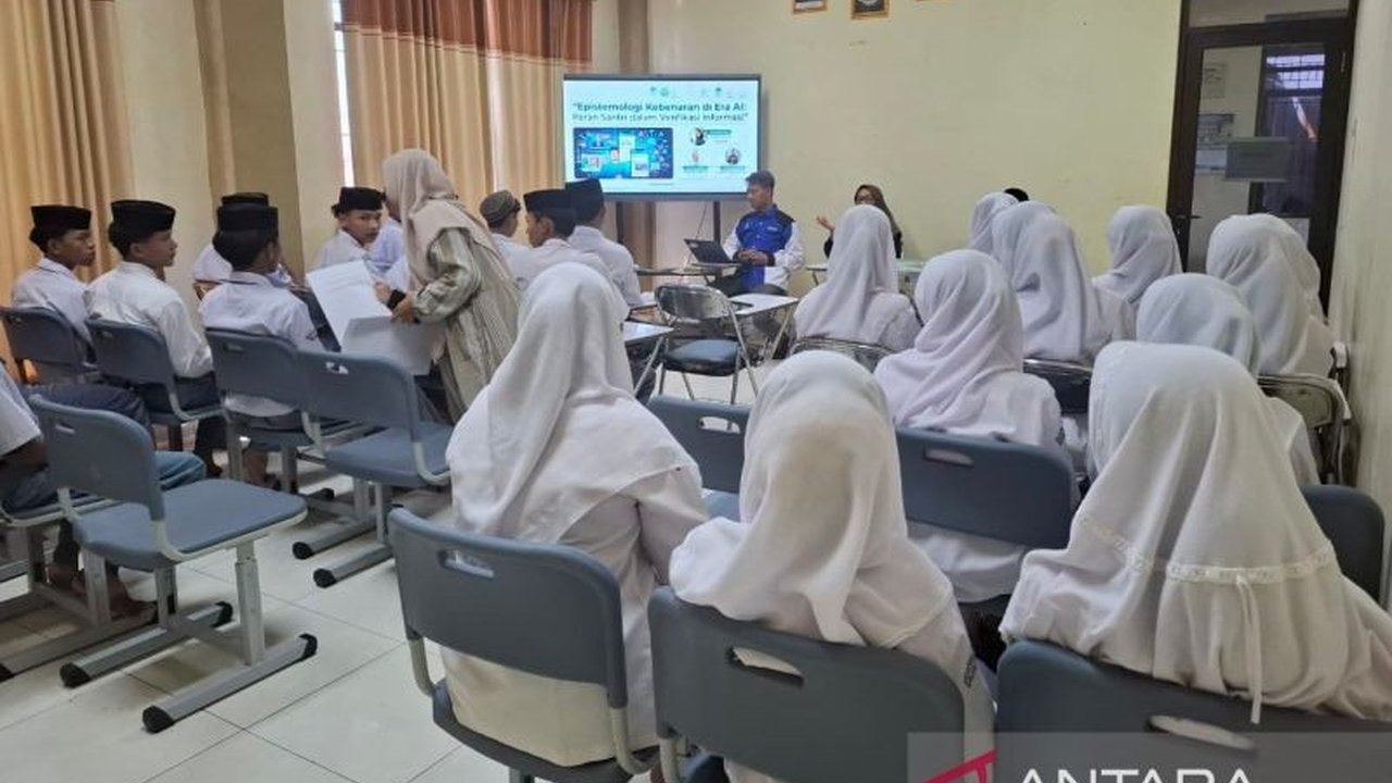 Kepala Kementerian Agama Sulawesi Utara (Kemenag Sulut) menegaskan bahwa pendidikan pesantren membentuk generasi berkarakter dan berprestasi, membekali santri dengan ilmu agama, kedisiplinan, serta akhlak mulia.