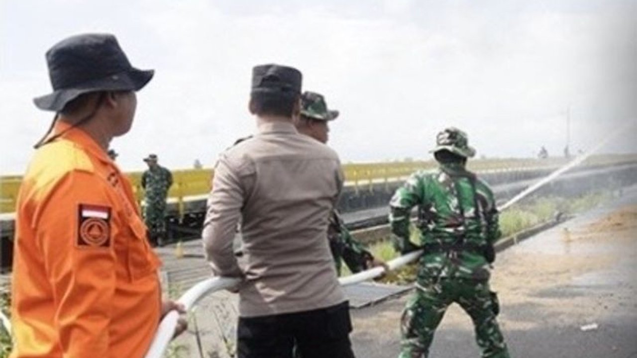 Kodim 1001/HSU-BLG tingkatkan Kesiapsiagaan Karhutla melalui latihan bersama lintas instansi di HSU, Kalsel, untuk penanganan cepat dan terkoordinasi saat darurat.