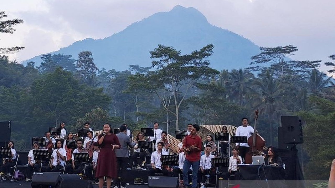 Festival Suar 2026 di Magelang sukses menyajikan inovasi unik, mengubah cerita rakyat Indonesia menjadi orkestra modern yang memukau, menarik generasi muda, didukung Kemenbud.
