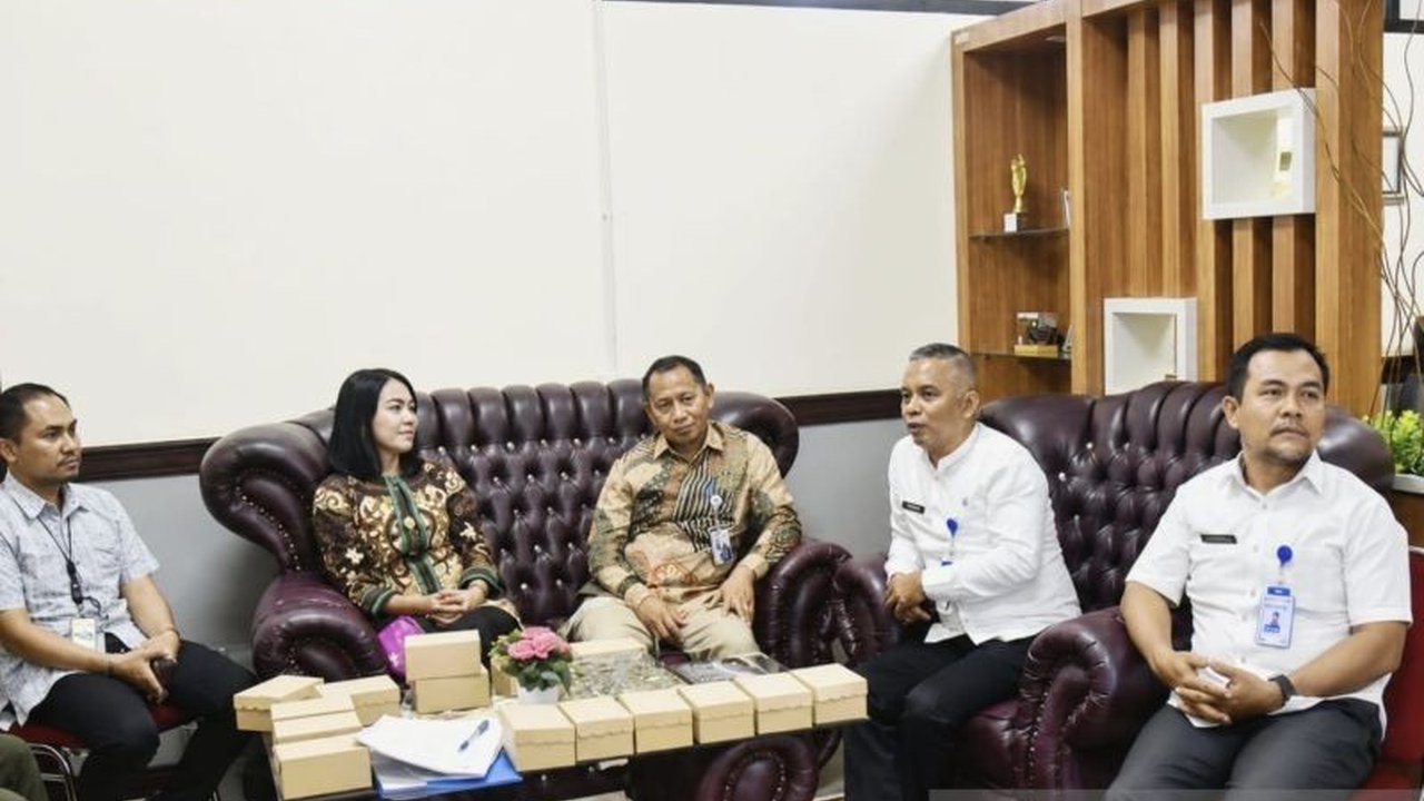 Pemerintah Kabupaten Padang Pariaman menginisiasi nonton bareng Piala Dunia FIFA 2026 untuk menggerakkan sektor UMKM lokal, menjanjikan dampak ekonomi signifikan bagi masyarakat.