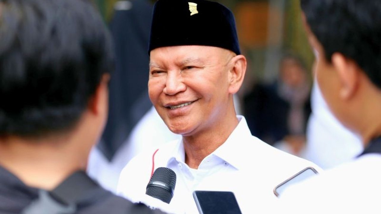 Ketua DPP PDIP Said Abdullah menegaskan **posisi PDIP sebagai partai penyeimbang** bukan sikap abu-abu, melainkan objektif-proporsional. Simak bagaimana PDIP akan bersikap terhadap pemerintah hingga 2029.