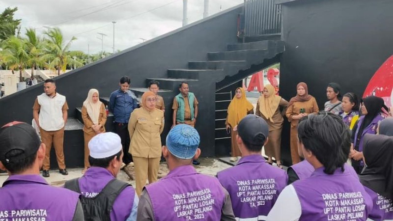 Pemerintah Kota Makassar melakukan sterilisasi intensif di Kawasan Losari Makassar dan CPI untuk menyambut delegasi mancanegara dalam ajang IGS Diplomatic Tour 2026, memastikan kebersihan dan kenyamanan maksimal.
