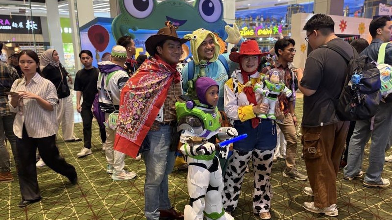 Film terbaru Toy Story 5 menghadirkan kisah menyentuh tentang dampak digitalisasi terhadap dunia mainan dan pertemanan anak. Bagaimana Woody dan kawan-kawan menghadapi era tab pintar?