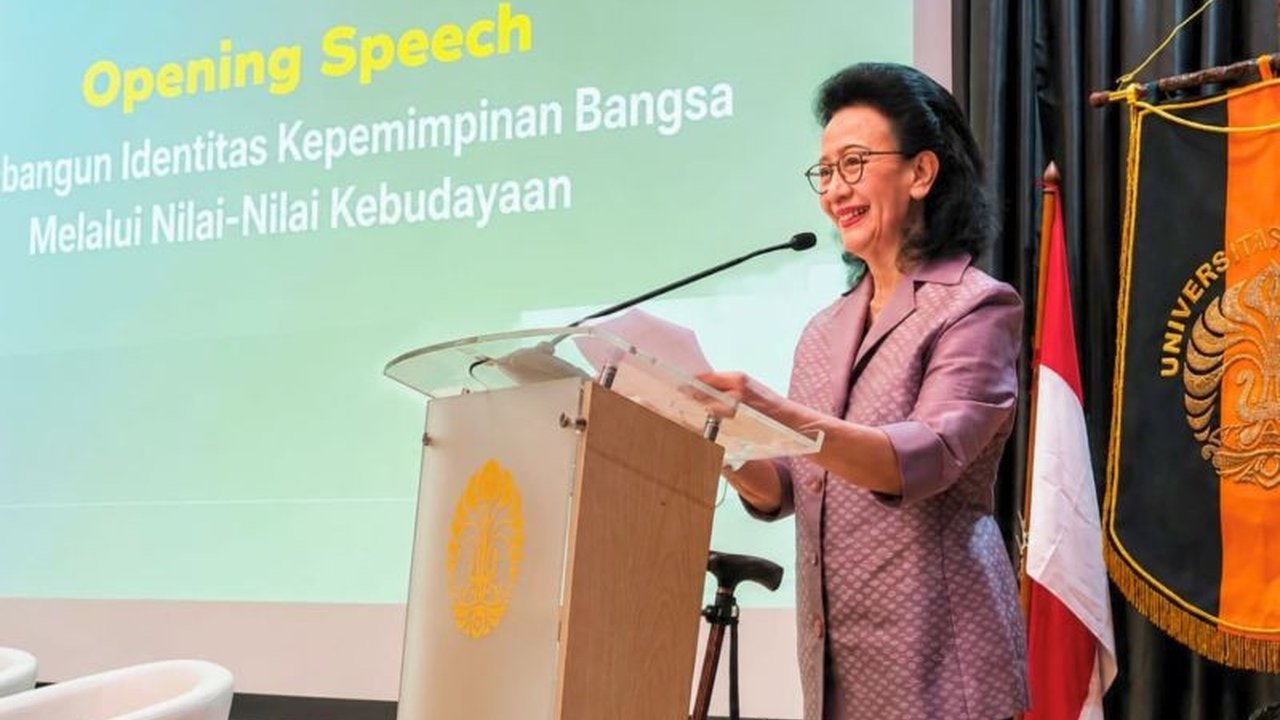 Wakil Ketua DPD RI GKR Hemas menyoroti pentingnya Kepemimpinan Berkarakter yang berlandaskan nilai budaya di tengah tantangan globalisasi dan teknologi, menekankan perlunya menjaga identitas bangsa.