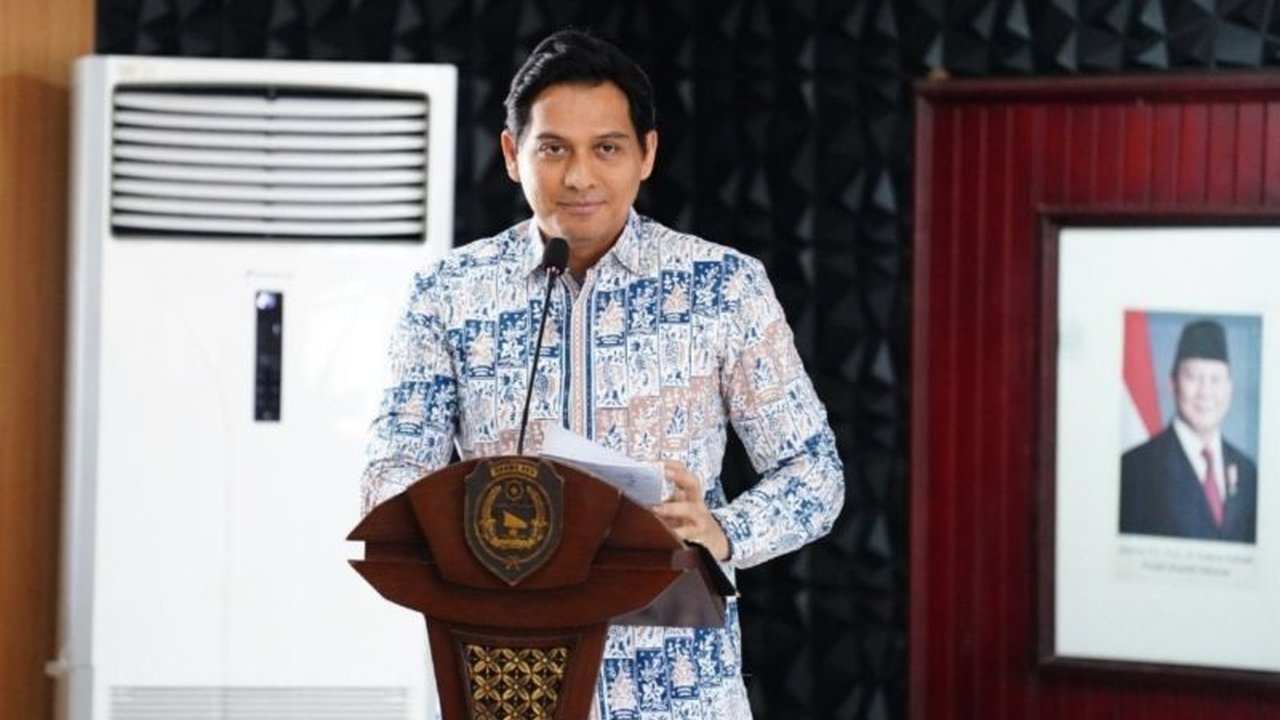 Bupati Indramayu Lucky Hakim optimistis Proyek PPB Indramayu akan mendorong pertumbuhan ekonomi daerah melalui investasi besar dan penyerapan tenaga kerja, membuka peluang baru bagi masyarakat.