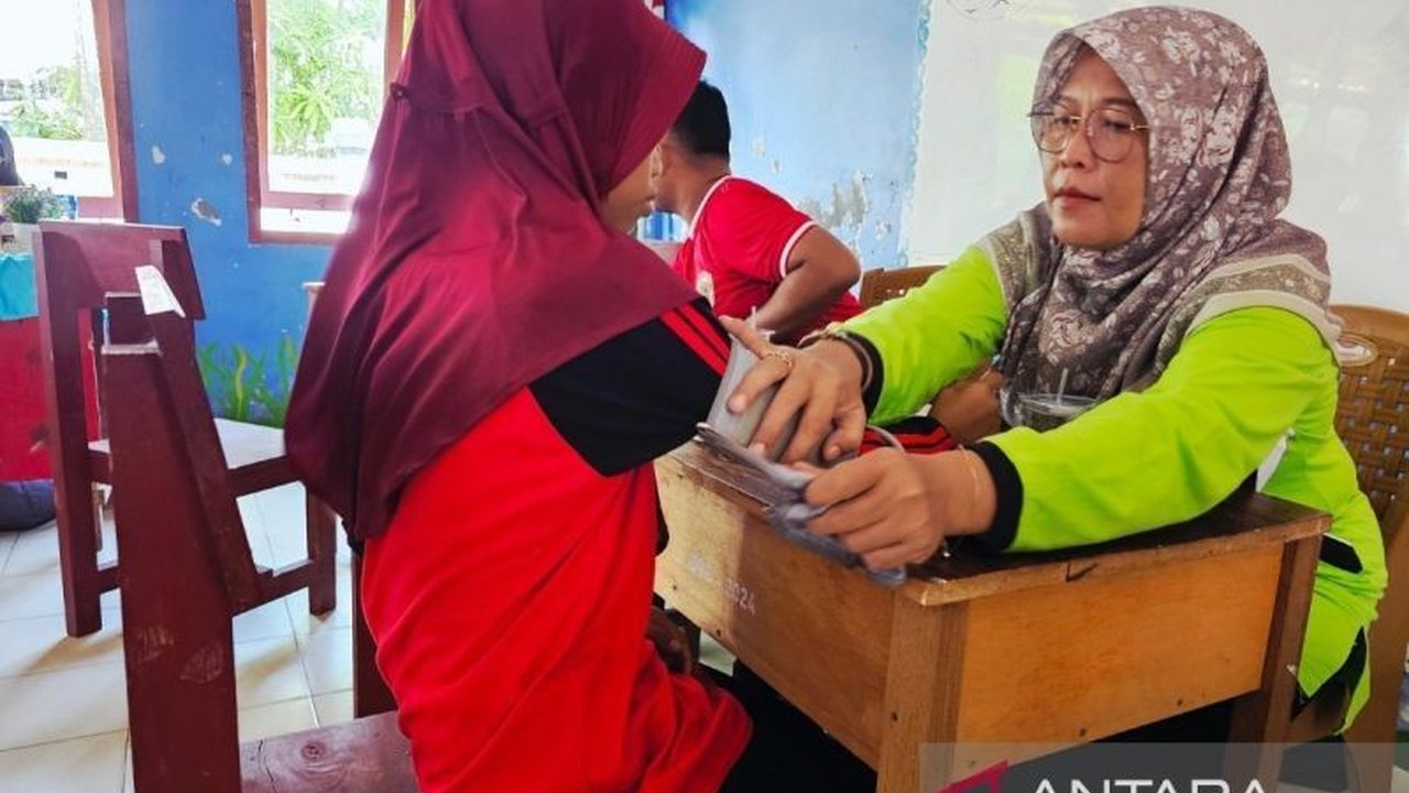 Pemerintah Kabupaten Natuna menyelenggarakan Cek Kesehatan Gratis (CKG) di Desa Selaut, wilayah terpencil di perbatasan, untuk memastikan masyarakat mendapatkan akses layanan kesehatan yang merata dan berkualitas.