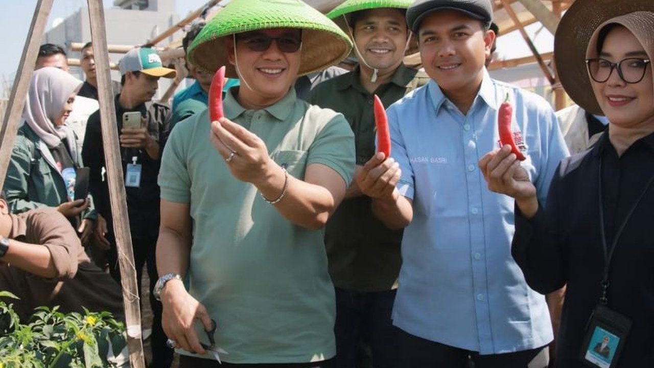 Pemerintah Kabupaten Bandung serius menggarap ketahanan pangan dengan penguatan modal Koperasi Desa/Kelurahan Merah Putih (KDKMP). Simak bagaimana skema pembiayaan ini akan mendongkrak ekonomi desa dan produksi pangan lokal.