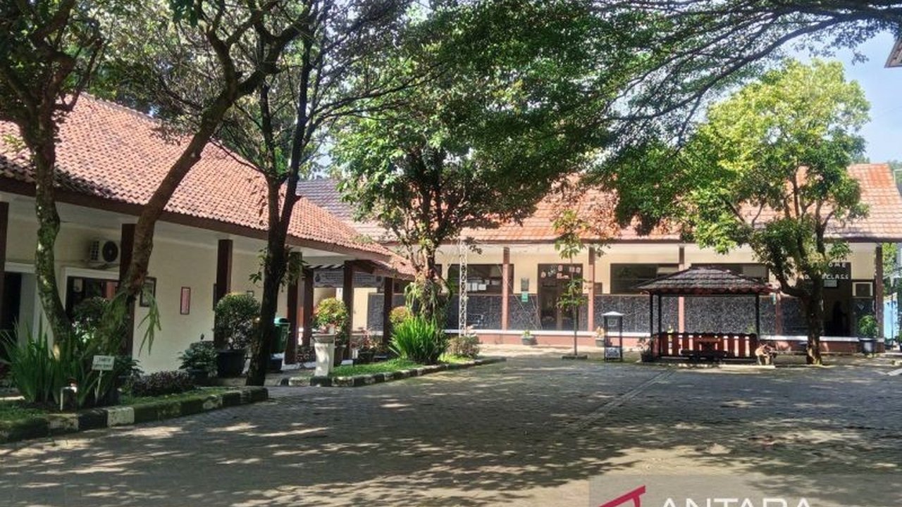 Dinas Lingkungan Hidup Kabupaten Cirebon mengusulkan 24 sekolah untuk Program Adiwiyata nasional dan mandiri 2026, memperkuat budaya peduli lingkungan di satuan pendidikan.