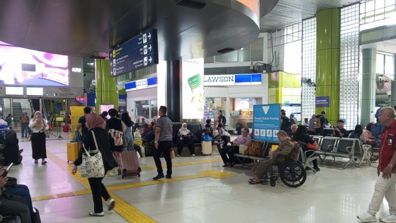 PT KAI Daop 1 Jakarta telah menyiapkan lebih dari 629 ribu tempat duduk kereta api jarak jauh dan lokal untuk mengantisipasi lonjakan penumpang selama masa Libur Sekolah 2026.
