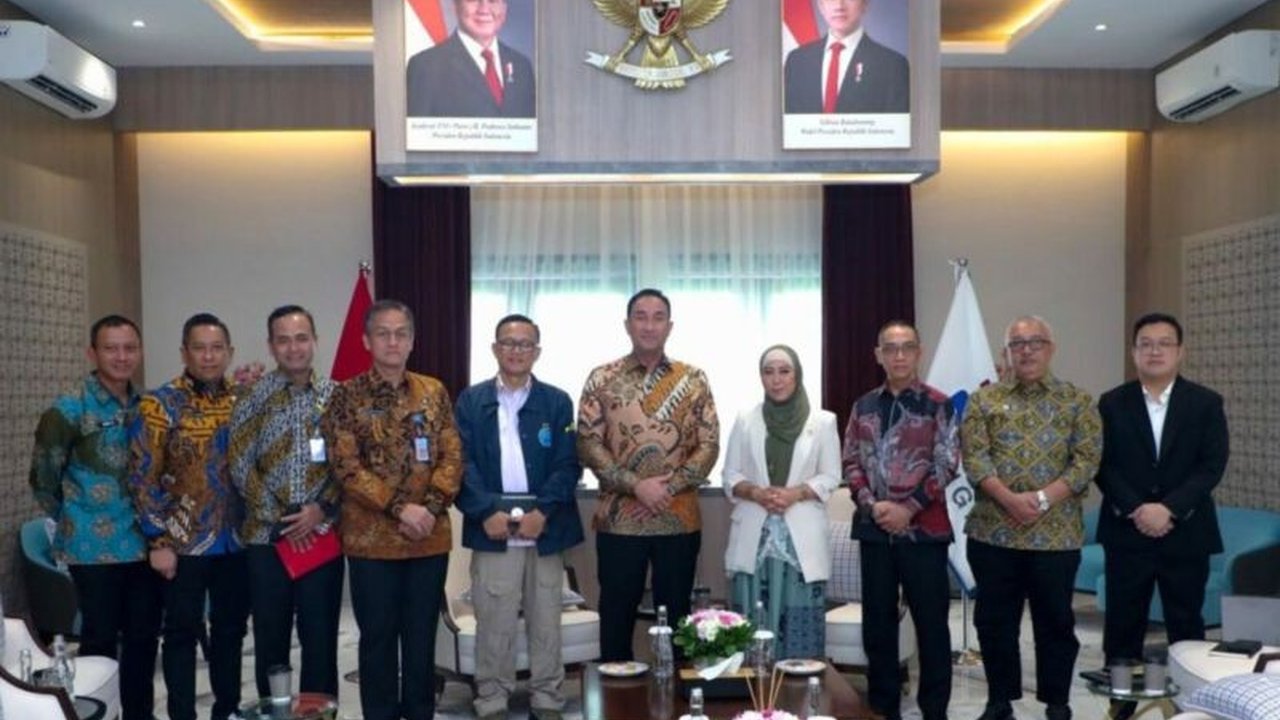 Badan Narkotika Nasional (BNN) dan Kementerian Komunikasi dan Digital (Komdigi) memperkuat sinergi untuk memerangi kejahatan narkotika online, menargetkan pemblokiran akun dan situs ilegal guna melindungi generasi muda.