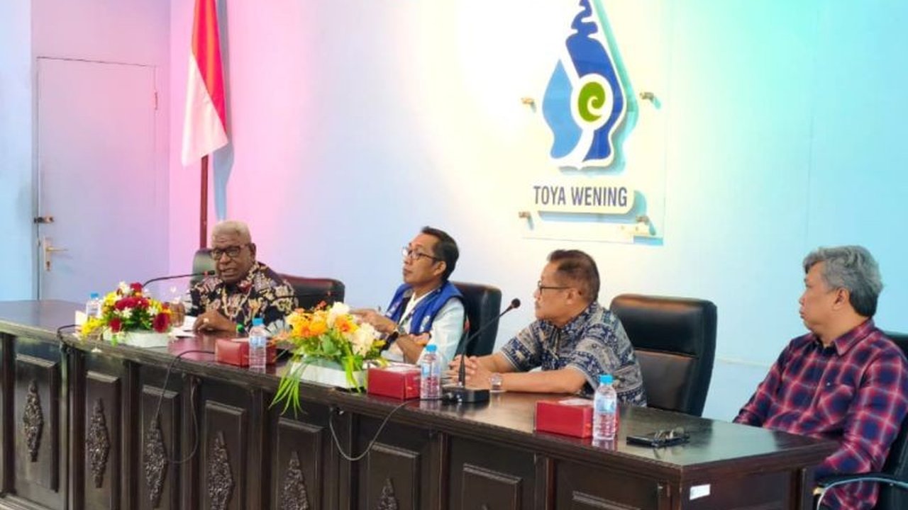 Pemerintah Kabupaten Mimika melakukan studi tiru pengelolaan air bersih di Perumda Air Minum Toya Wening Solo. Langkah ini menjadi komitmen serius Pemkab Mimika untuk meningkatkan kualitas pelayanan dasar masyarakat dan sanitasi.