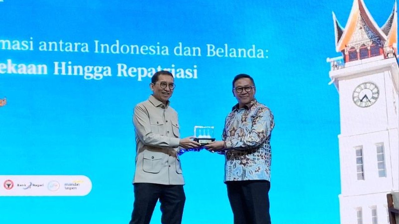 Peringatan 100 Tahun Jam Gadang menjadi momentum Pemkot Bukittinggi untuk memperkuat Hubungan Bukittinggi Belanda, merajut diplomasi bersejarah, dan membuka peluang kerja sama global.