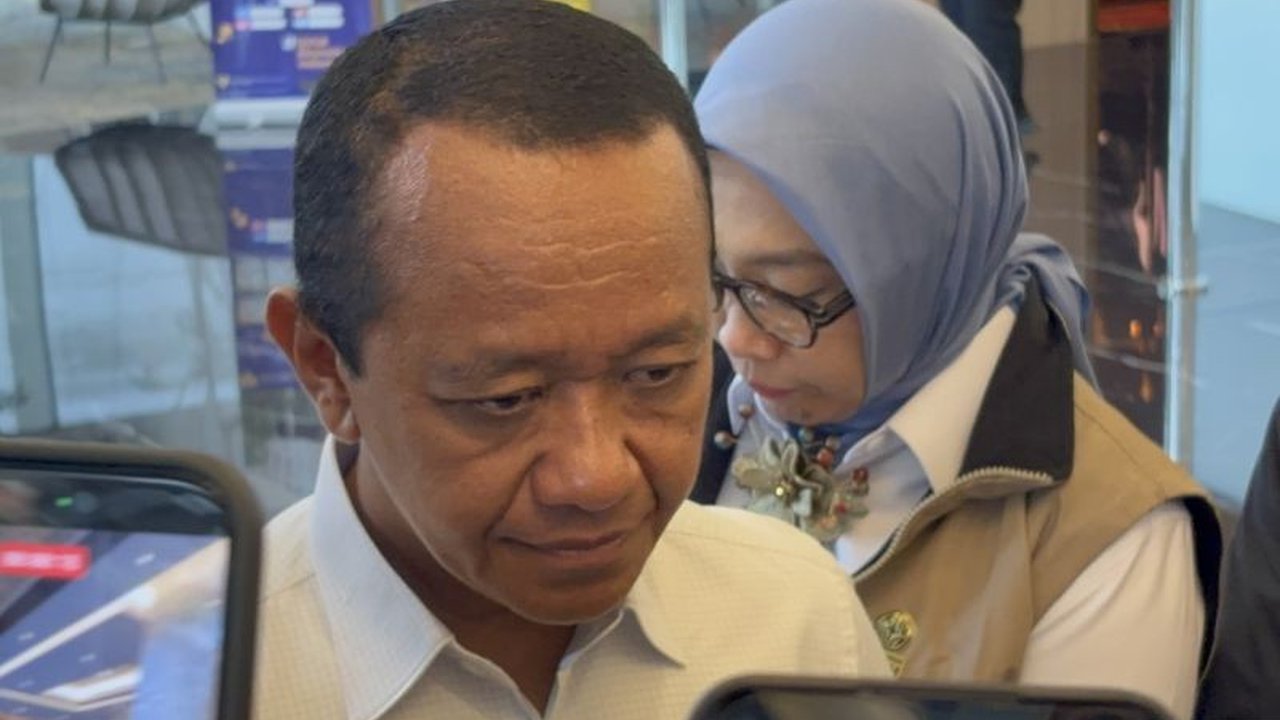 Menteri Energi dan Sumber Daya Mineral (ESDM) Bahlil Lahadalia memastikan pasokan batu bara PLN mencukupi. Namun, pemadaman listrik yang terjadi disebut karena masalah teknis operasional PLN, bukan kurangnya pasokan energi.