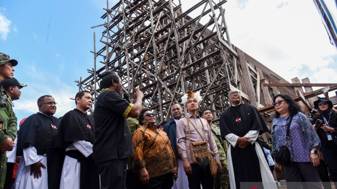 Wakil Presiden Gibran Rakabuming menegaskan komitmen penguatan layanan kesehatan 3T, termasuk percepatan peningkatan status RSUD Perpetua H. Safanpo di Asmat, demi pemerataan akses kesehatan yang berkualitas.