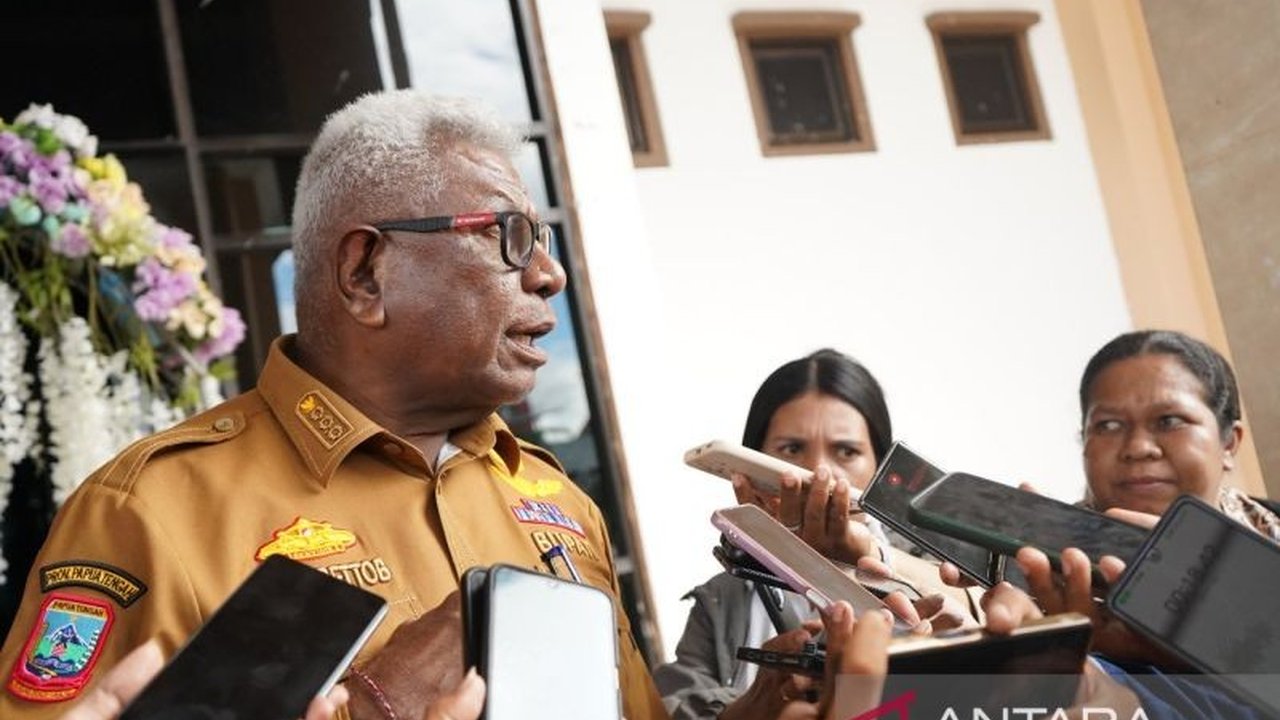 Pemerintah Kabupaten Mimika akan menyelenggarakan Nobar Piala Dunia 2026 bagi masyarakat, memanfaatkan videotron dan berencana memusatkan final di Gedung Eme Neme Yauware, sekaligus mendukung UMKM lokal.
