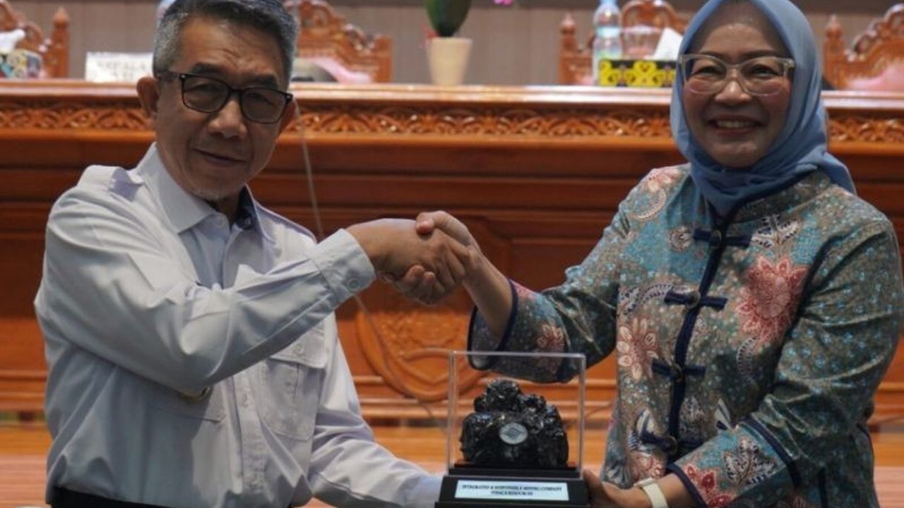 Pemkab Kutim dan PT Ithaca Resources bersinergi memperkuat pemberdayaan masyarakat Kutim di wilayah operasional, fokus pada peningkatan kualitas SDM, kesejahteraan, dan kesehatan, dengan konsep kemitraan yang terarah.