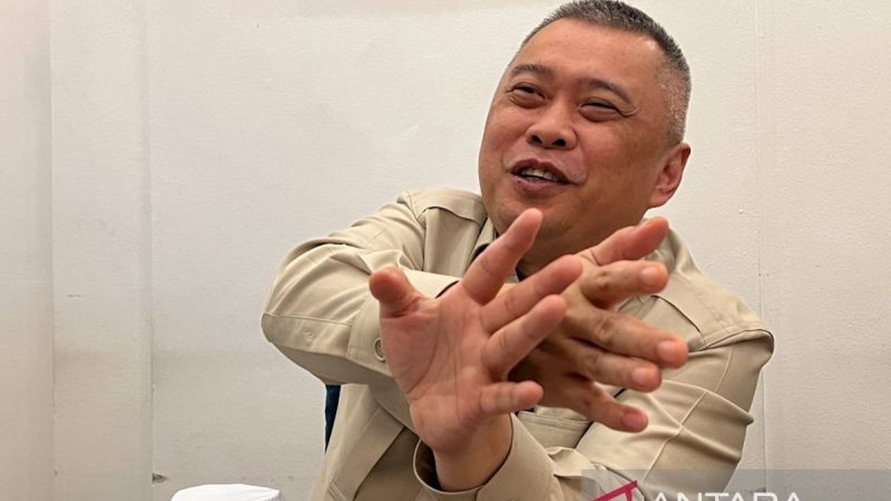 Menteri Perhubungan Dudy Purwagandhi menegaskan Jembatan Donat Dukuh Atas akan menjadi simpul Integrasi Transportasi enam moda di Jakarta, meningkatkan mobilitas dan konektivitas. Penasaran bagaimana enam moda ini akan terhubung secara efisien?