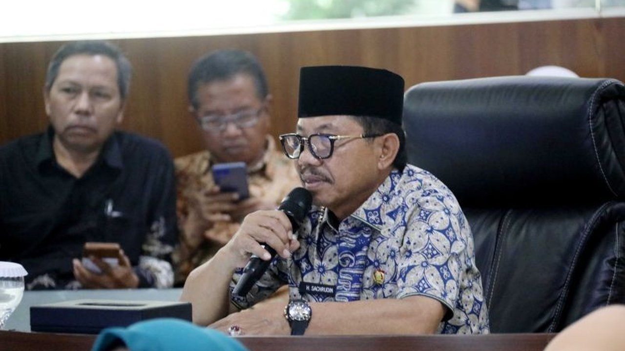 Wali Kota Tangerang Sachrudin mengajak orang tua aktif dalam menciptakan ruang digital sehat bagi anak, menekankan pentingnya pengawasan gawai dan media sosial untuk mencegah perundungan dan membangun karakter kuat.