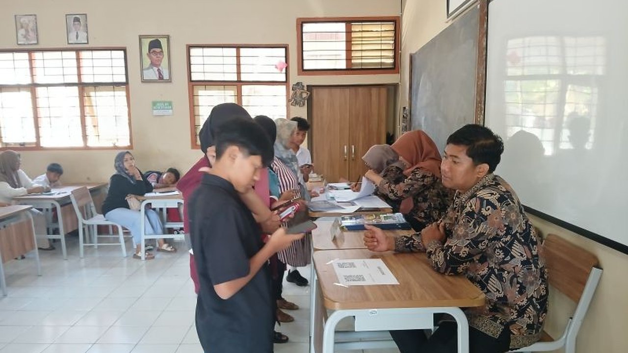 Dinas Pendidikan, Kepemudaan, dan Olahraga (Disdikpora) Temanggung melarang keras praktik pungutan liar (pungli) selama Sistem Penerimaan Murid Baru (SPMB) 2026/2027, menjamin proses transparan dan bebas biaya tak perlu.