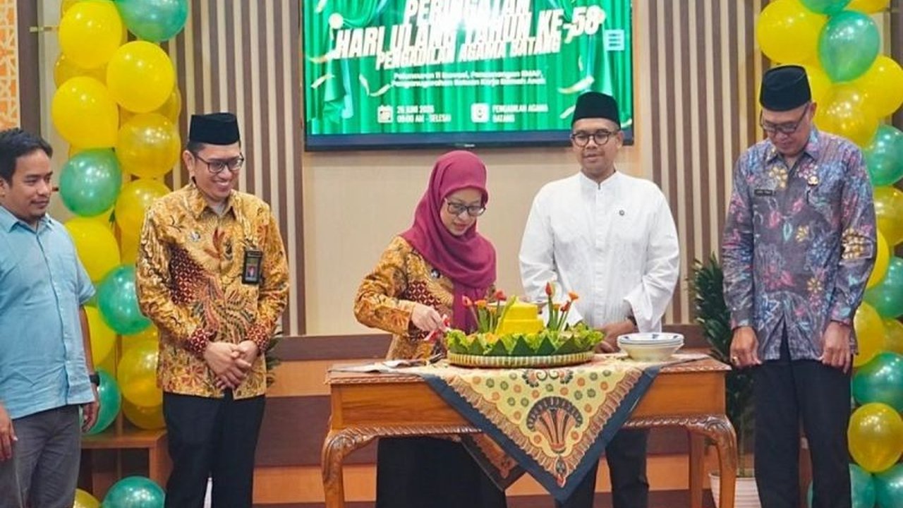 Pengadilan Agama Batang meluncurkan 11 Inovasi Pelayanan PA Batang untuk meningkatkan kualitas layanan, memperkuat integritas, dan menciptakan lingkungan peradilan yang lebih inklusif dan ramah masyarakat.