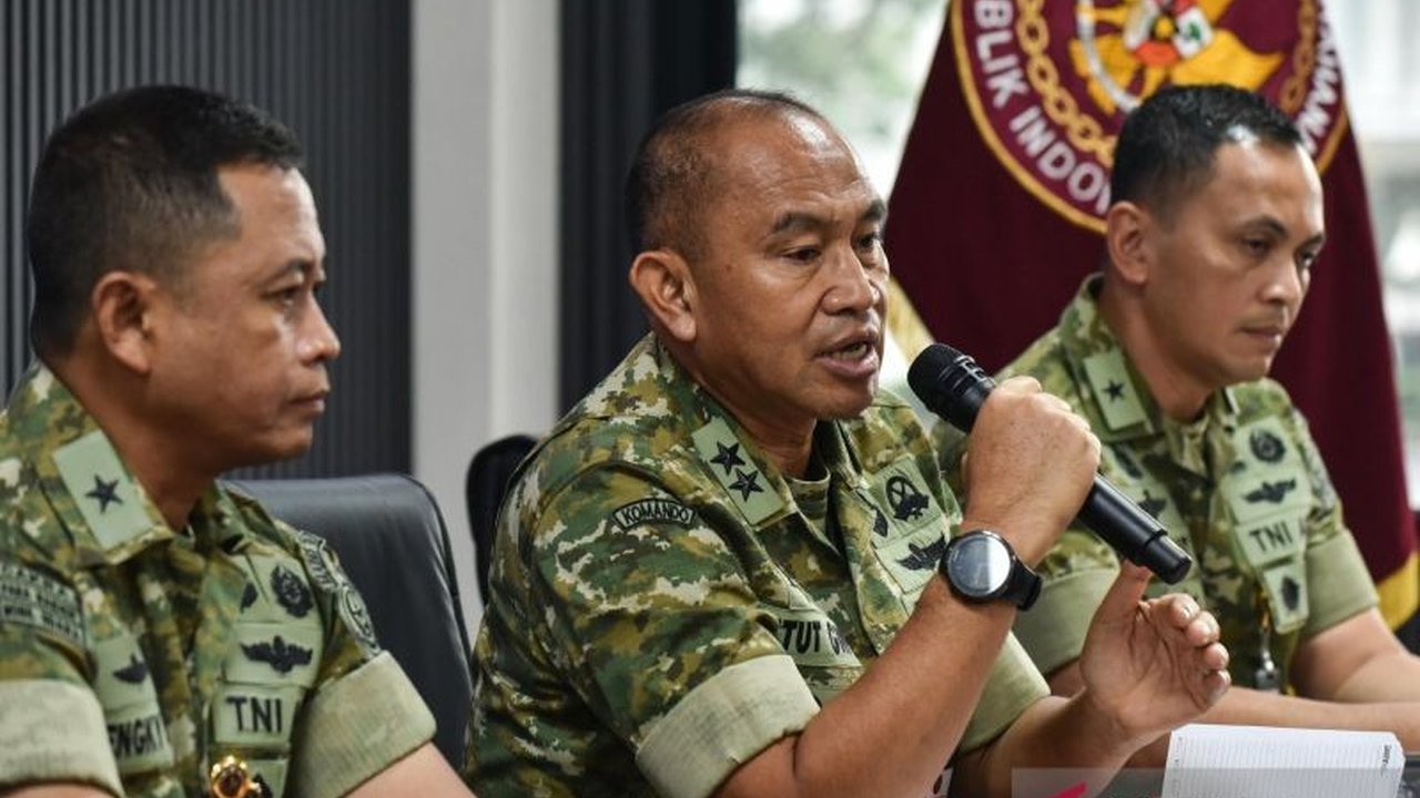 Kementerian Pertahanan (Kemhan) menjelaskan urgensi Latsarmil Koperasi Merah Putih bagi calon manajer. Pelatihan ini bertujuan membentuk karakter tangguh dan profesionalisme demi ketahanan ekonomi rakyat.