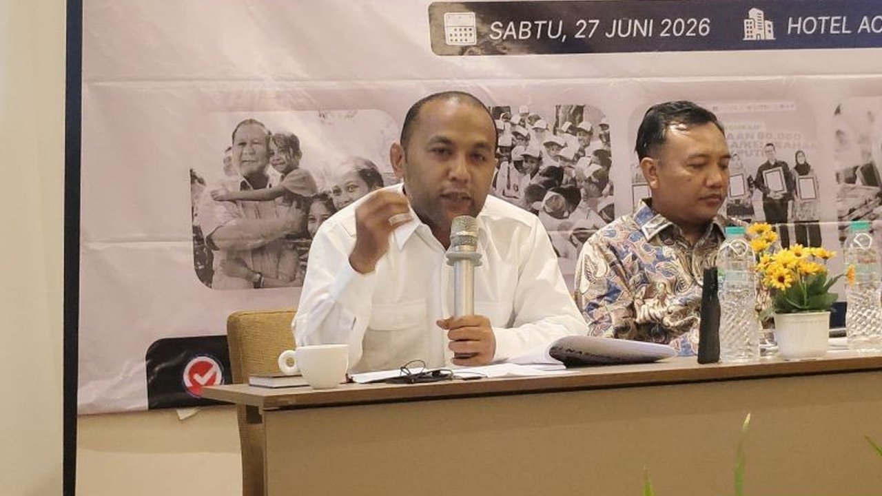 Presiden Prabowo Subianto memiliki visi besar untuk Anak Indonesia 2045, menciptakan generasi cerdas dan sehat yang mampu bersaing global. Berbagai program strategis telah digulirkan, termasuk perlindungan digital dan peningkatan kualitas pendidikan.