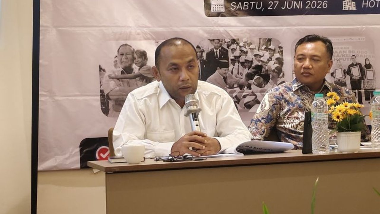 Tenaga Ahli Utama Bakom Pemerintah RI Hariqo Wibawa Satria mengungkap pesan utama Presiden Prabowo Subianto tentang pentingnya pemerintah dan masyarakat menjadi satu tim. Pesan Prabowo Satu Tim ini krusial untuk menghadapi persaingan global dan mewujudkan