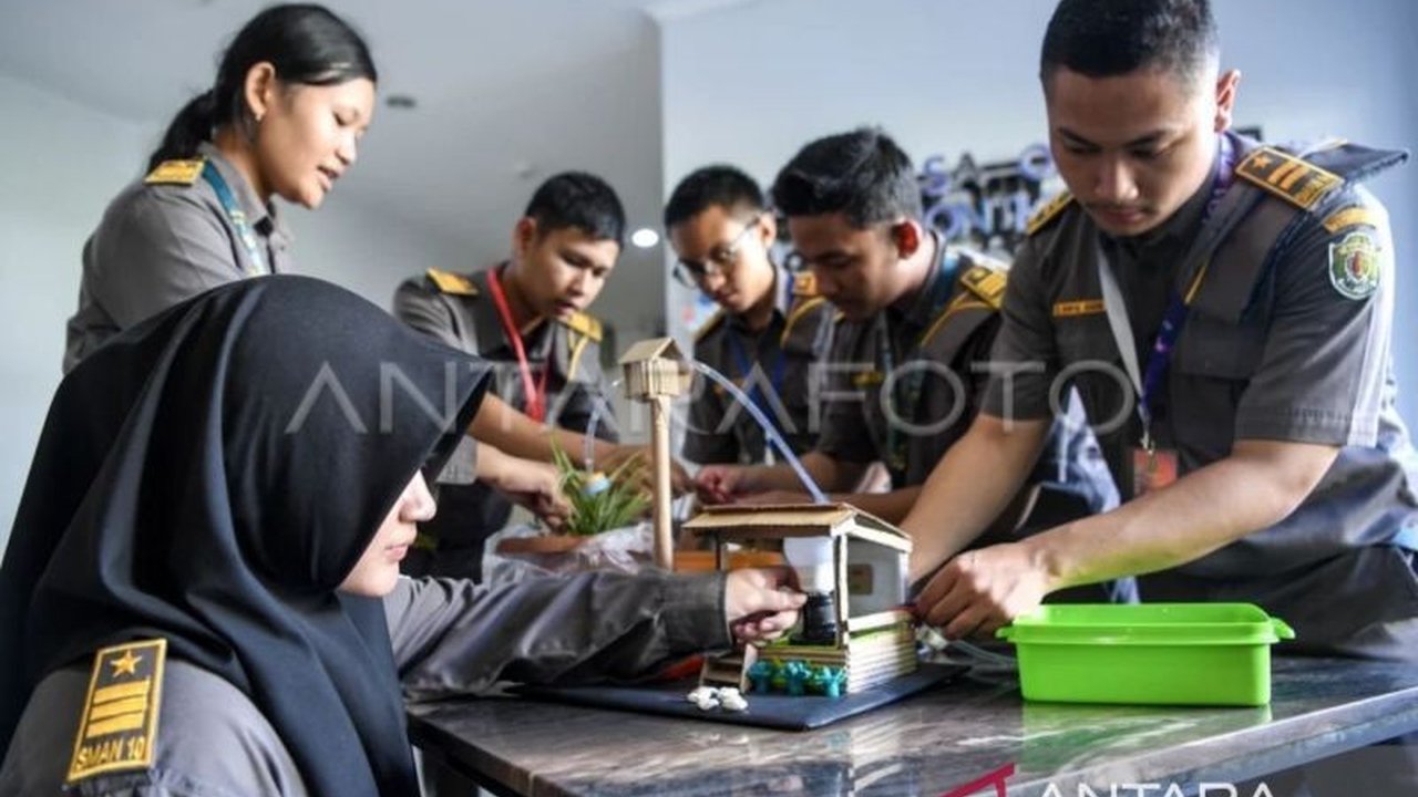 SMA Negeri 10 Samarinda, sebagai Sekolah Garuda Kaltim, terus mempertajam kolaborasi riset siswa dan program penguatan lainnya untuk meningkatkan daya saing pendidikan di kancah nasional dan global.