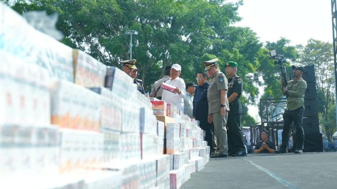 Satpol PP Gunungkidul berhasil menyita 159.060 batang rokok ilegal dalam operasi Januari-Juni 2026, menyoroti modus peredaran yang merugikan negara dan persaingan usaha.