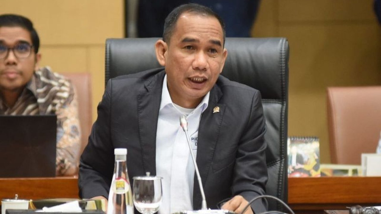 Angka kepercayaan publik terhadap Polri melonjak signifikan berdasarkan survei Litbang Kompas, menjadi indikasi kuat bahwa reformasi di tubuh kepolisian mulai membuahkan hasil positif di mata masyarakat.