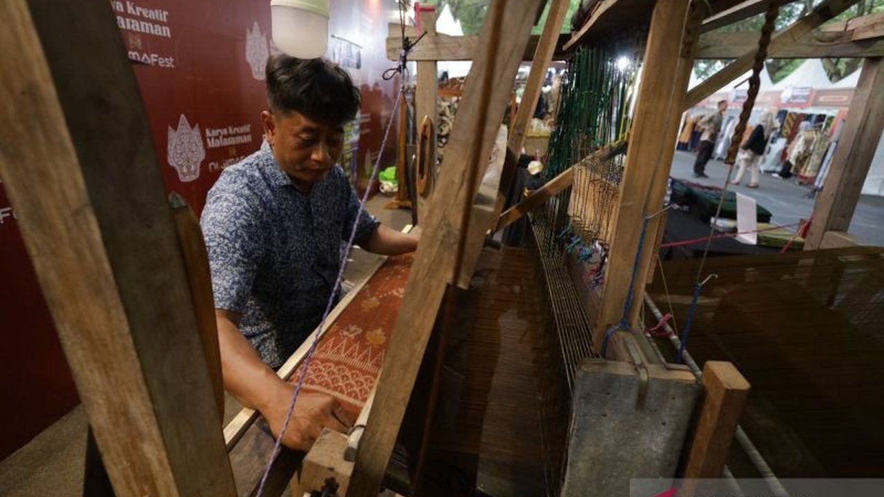 Kadin Indonesia gencar memperkuat Akselerasi UMKM Digital melalui beragam strategi, dari peningkatan kapasitas hingga perlindungan hukum, demi mendorong pelaku usaha naik kelas di era ekonomi digital.