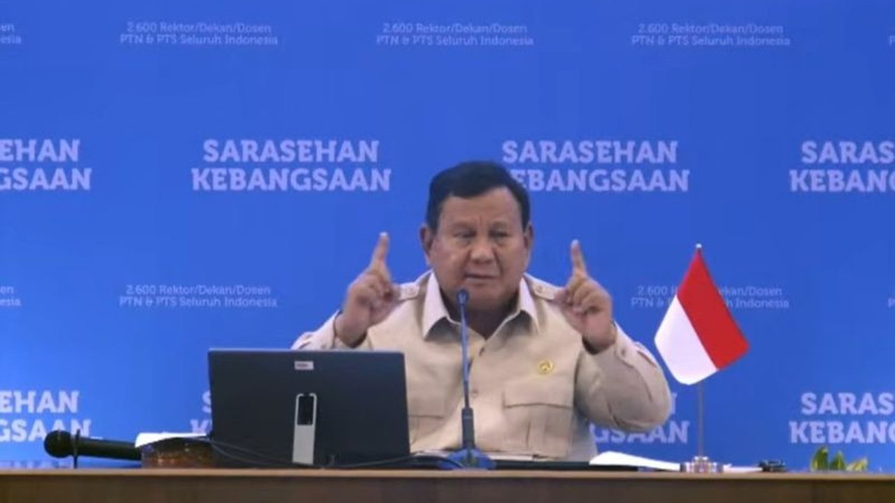Presiden Prabowo Subianto menargetkan rasionalisasi jumlah Badan Usaha Milik Negara (BUMN) dari 1.000 menjadi 250 perusahaan demi efisiensi dan transparansi. Kebijakan Prabowo pangkas BUMN ini diharapkan rampung dalam dua tahun.