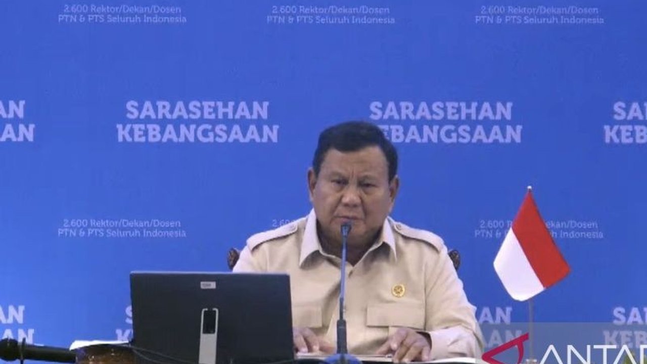 Presiden Prabowo Subianto mengingatkan bahwa perguruan tinggi adalah arena utama untuk adu gagasan demi kemajuan bangsa, bukan ajang pertentangan. Ini esensi kebebasan akademis.