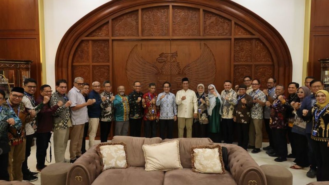 Menteri Pertanian Andi Amran Sulaiman menggalang kekuatan dengan rektor perguruan tinggi Indonesia timur untuk mempercepat inovasi pertanian, demi mewujudkan swasembada pangan nasional yang berkelanjutan.