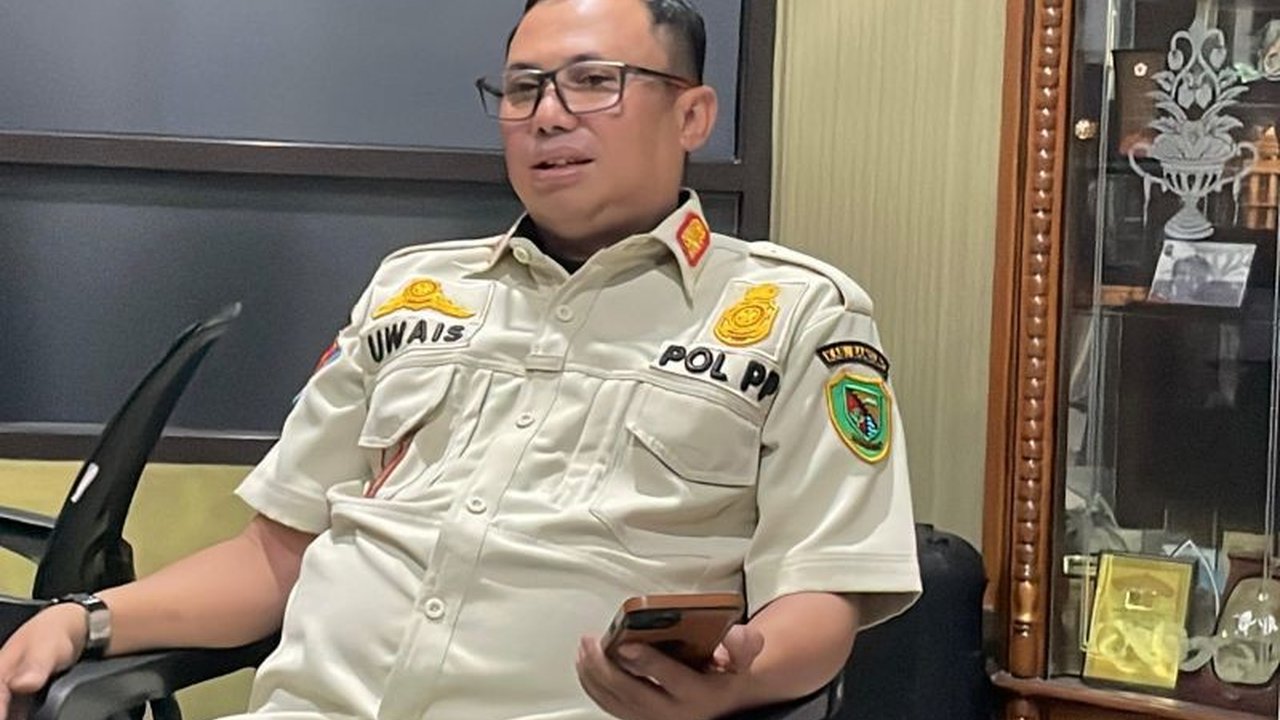 Satpol PP Kabupaten Bandung tengah menyusun Raperda Trantibummas yang memungkinkan penerapan sanksi denda di tempat bagi pelanggar, demi penegakan aturan yang lebih efektif.