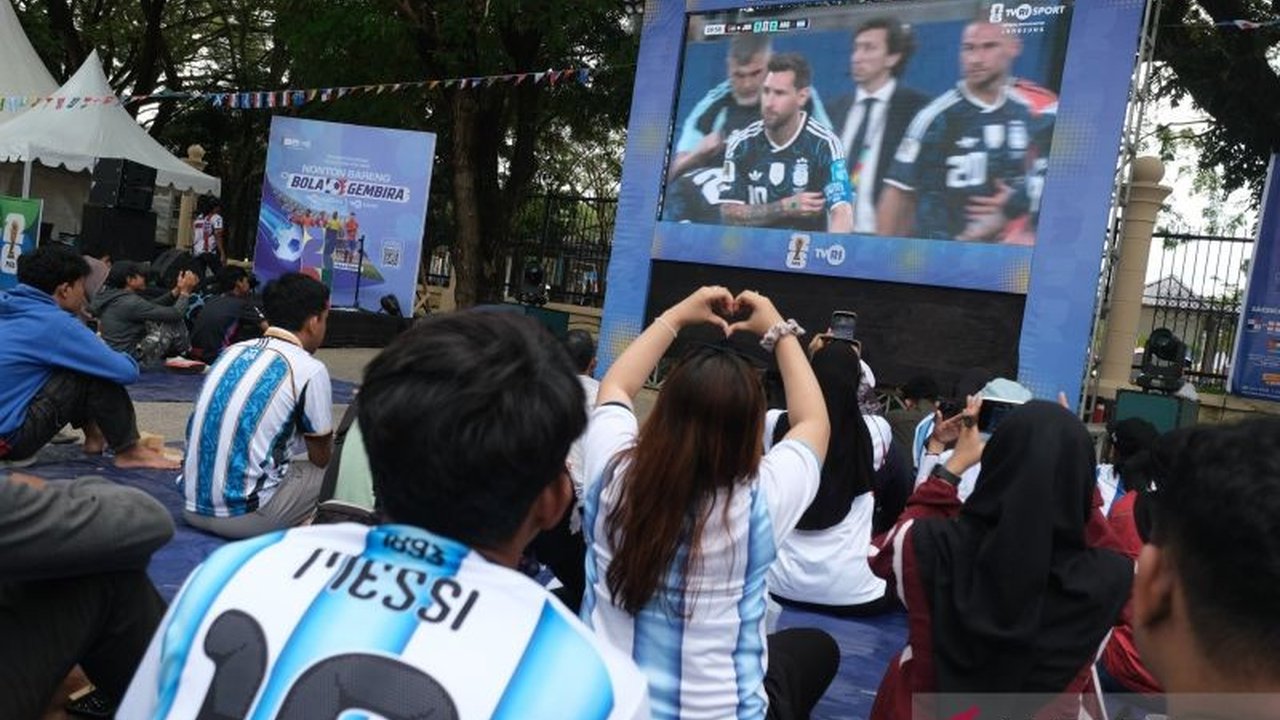 Tiga tim raksasa, Argentina, Inggris, dan Kolombia, berhasil mengunci posisi puncak grup masing-masing di Piala Dunia 2026 setelah menjalani laga terakhir fase grup, siap melangkah ke babak selanjutnya.